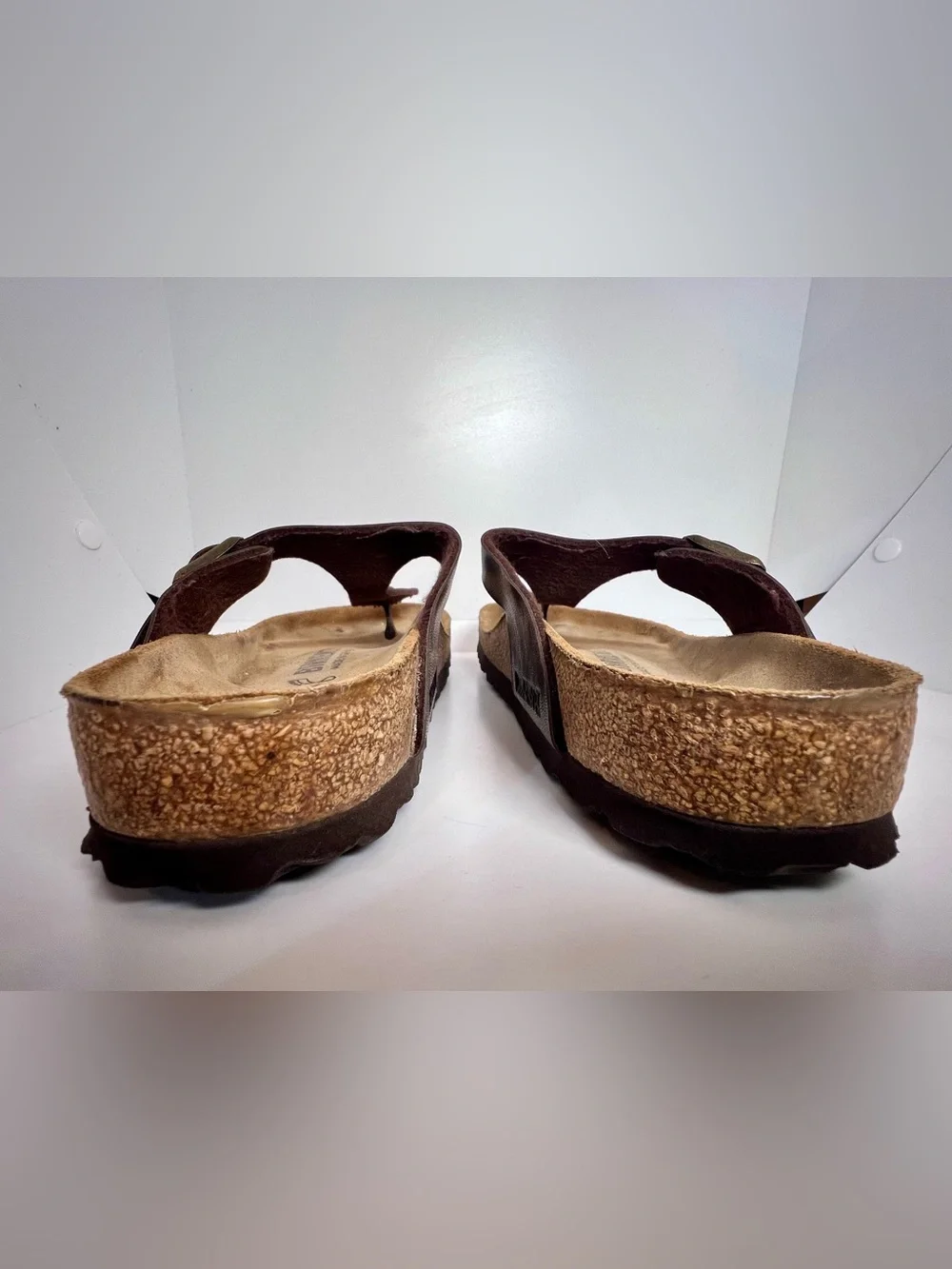 Birkenstock Gizeh in Golden Brown size 36 or 6